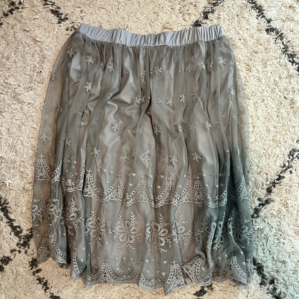 Indigo Soul grey skirt, embroidered style top layer. Size 2x